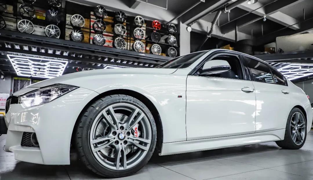 寶馬三系 F35剎車改裝升級(jí) VINIC 前六后四剎車套裝